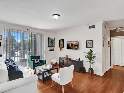 6831 SW 44th St APT 211, Miami, FL, 33155