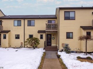 7 Lake Ct, Raritan Twp., NJ 08822