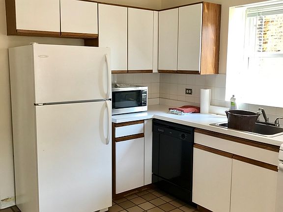 4th image of 3746 N Lakewood Ave #1