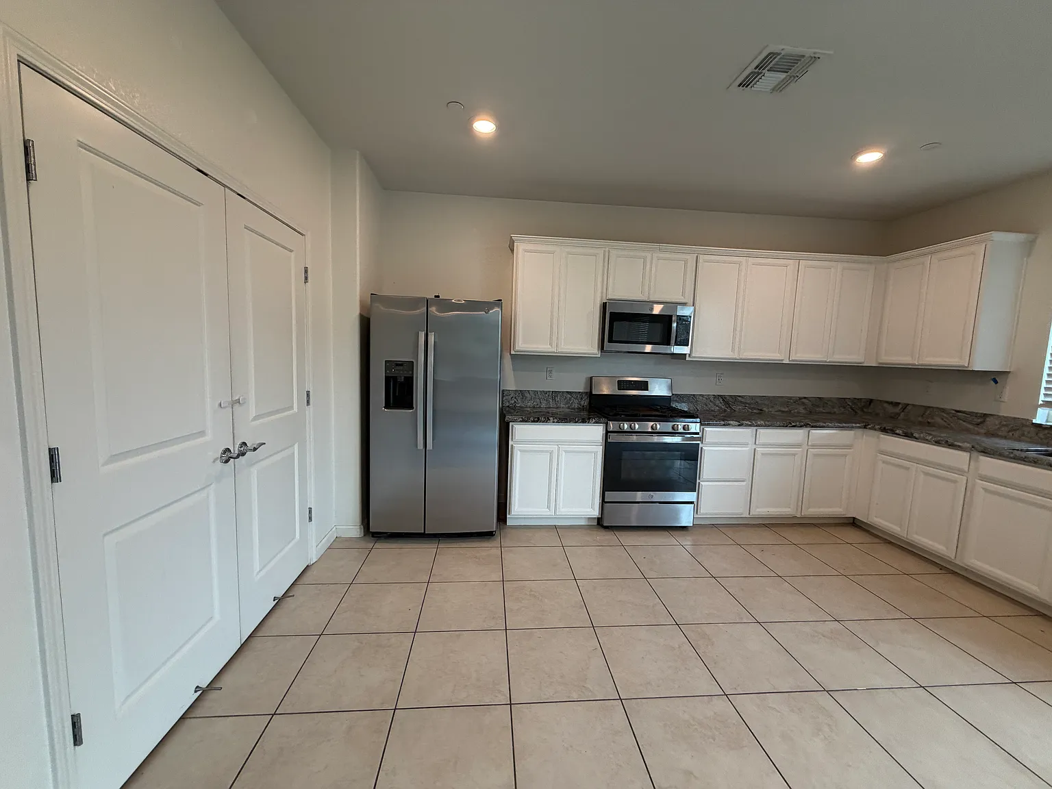 4 bed, 2184 sqft, $3,600 — Photo 1