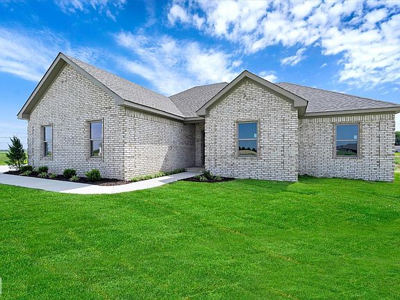 3rd image of 103 Arrow Dr