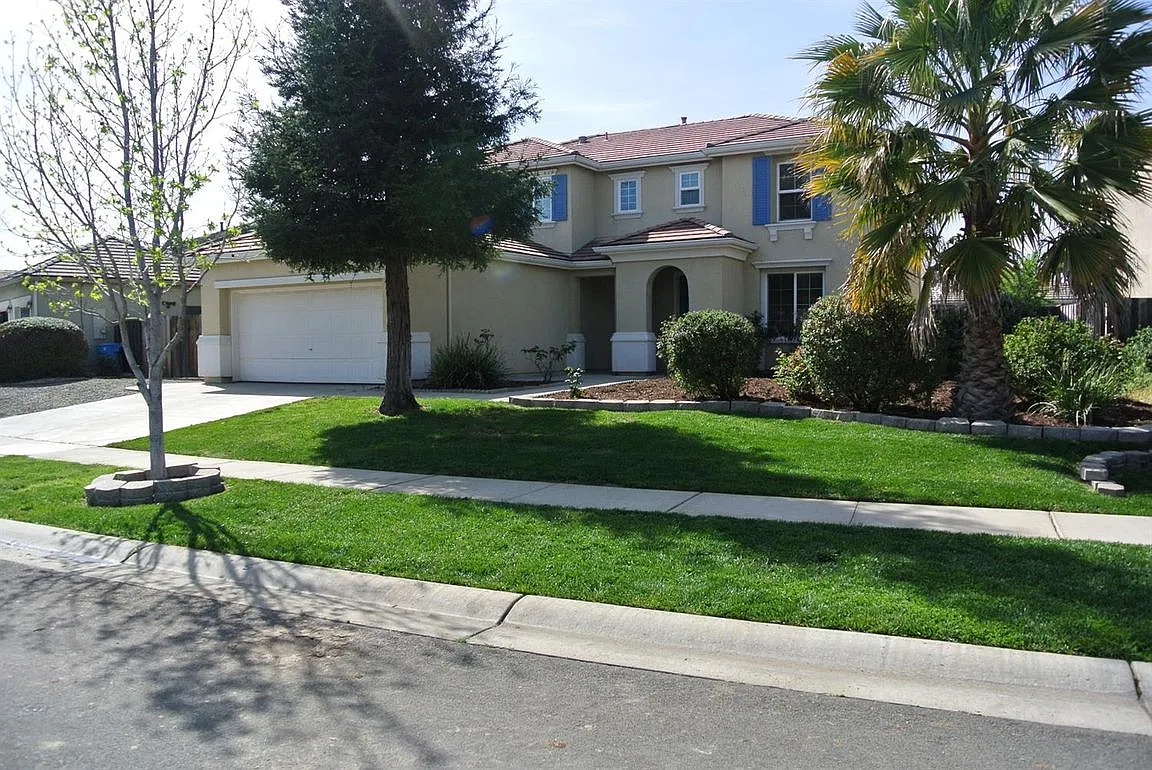 1723 Churchill Way photo 1