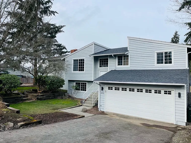 2201 Virginia Ct — Photo 1