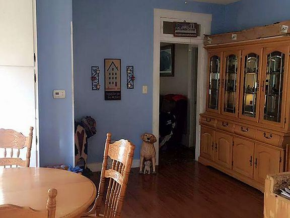 3rd image of 221 N Columbus St