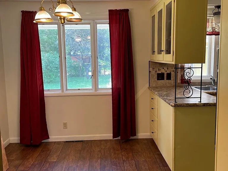 2638 Clark Ave — Photo 6