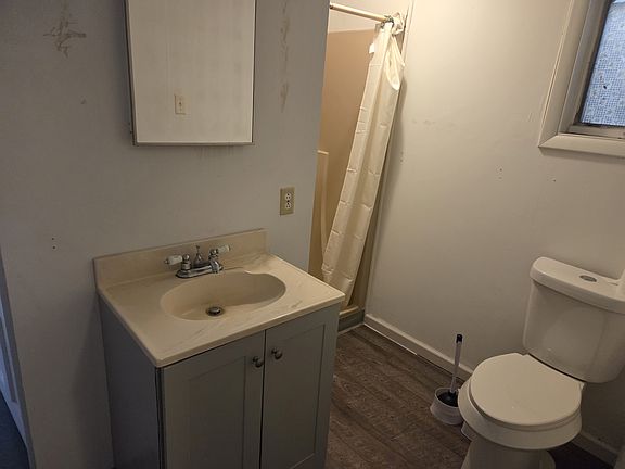 2nd image of 214 E Main St #3