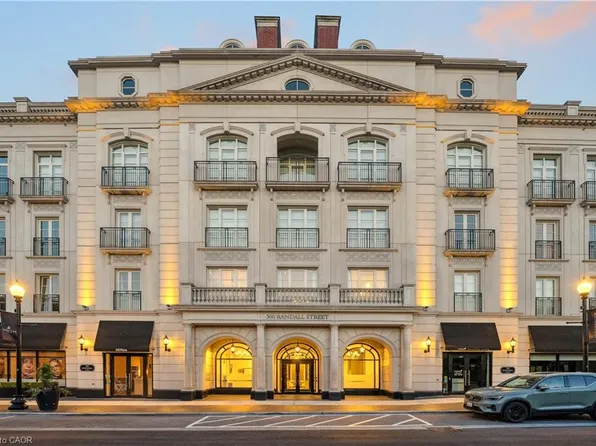 300 Randall St #Penthouse 1, Oakville, ON L6J 0G2