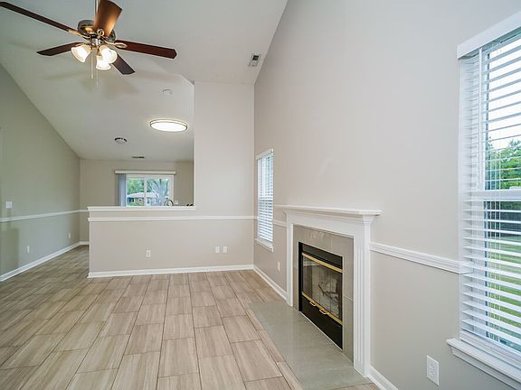 4th image of 10724 Huntwick Dr