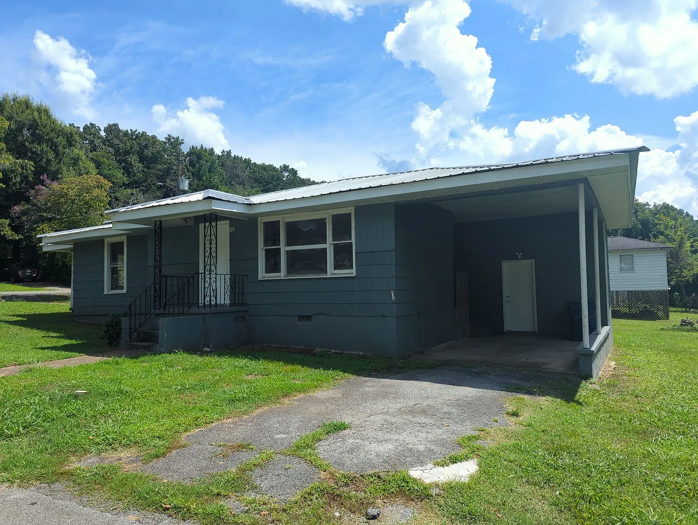 3 Bedroom House in Rossville — Photo 1