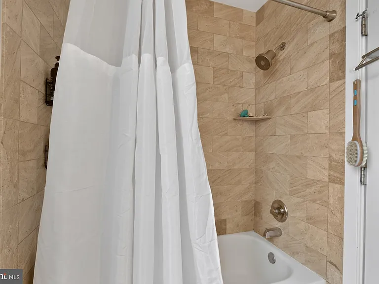 1712 Green St #4 — Photo 18