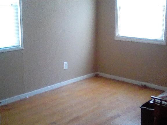 3rd image of 239 Palin Ave