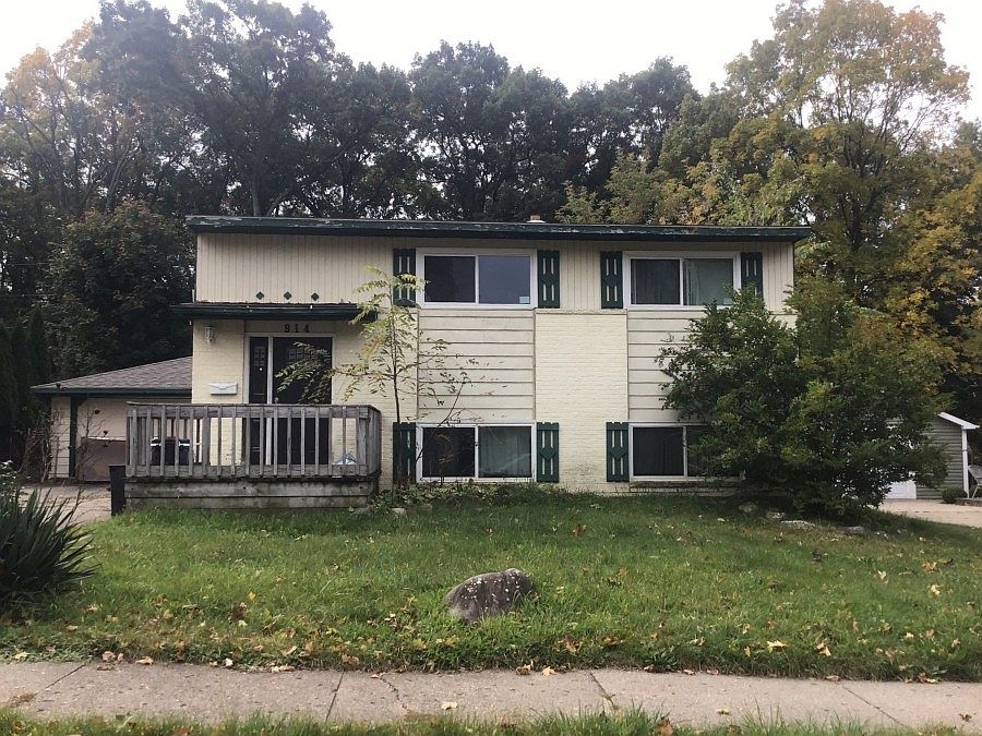 1st image of 914 Panorama Dr