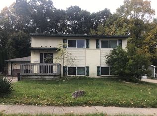 914 Panorama Dr, Milford, MI 48381