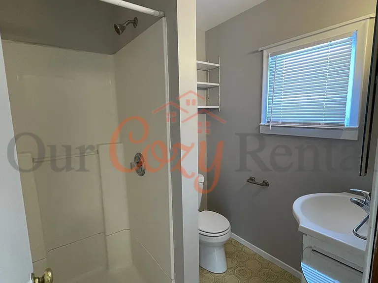 3020 S 5th Ave — Photo 4