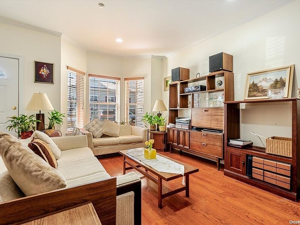 Seasons At East Meadow 329 Spring Dr East Meadow NY Zillow