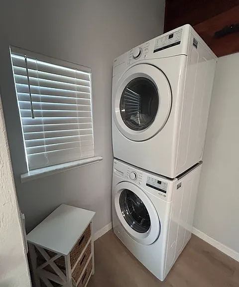 Washer dryer area