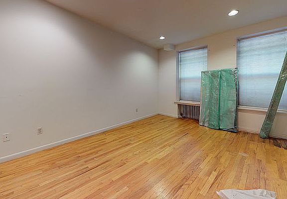 3rd image of 344 W 87th St APT 1F