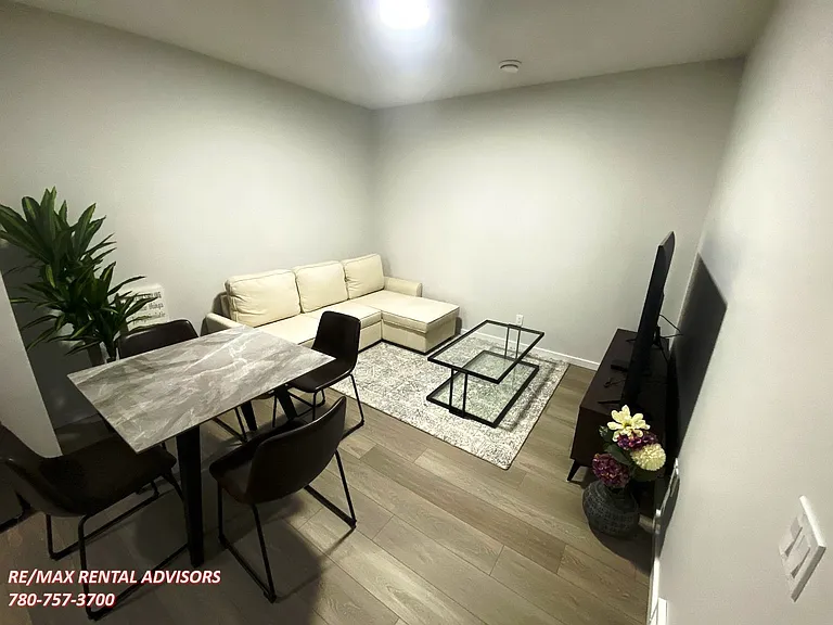 2127 Muckleplum Cres SW #BASEMENT — Photo 8