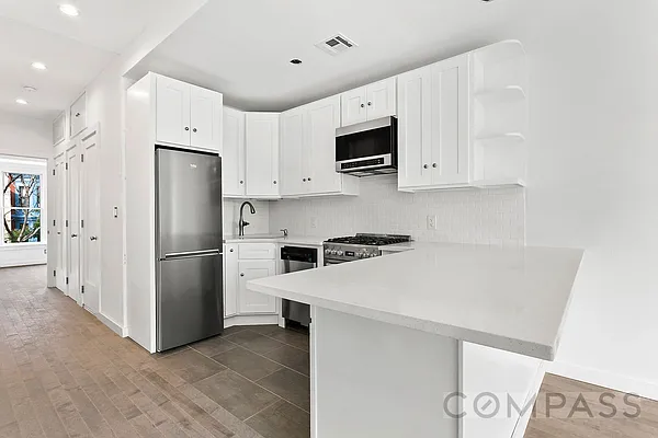 Rented by Compass | media 14