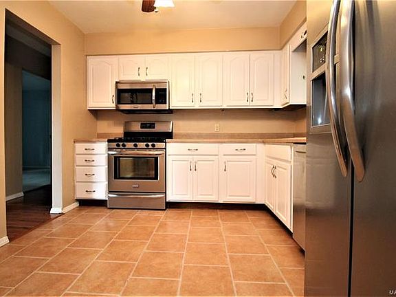 3rd image of 305 Glenwood Dr