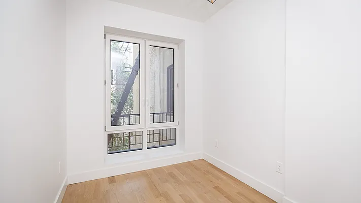 Rented by Nooklyn NYC LLC | media 12