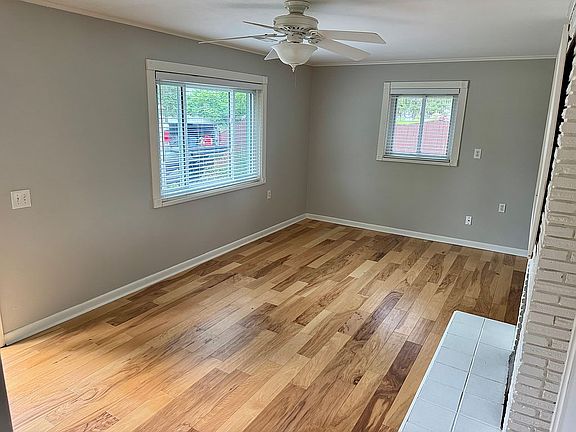 5th image of 2808 Hazelwood Ave