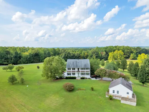 618 Rivanna Woods Dr, Fork Union, VA 23055