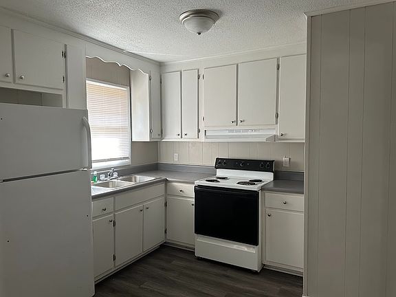 3rd image of 1825 Claudia Cir