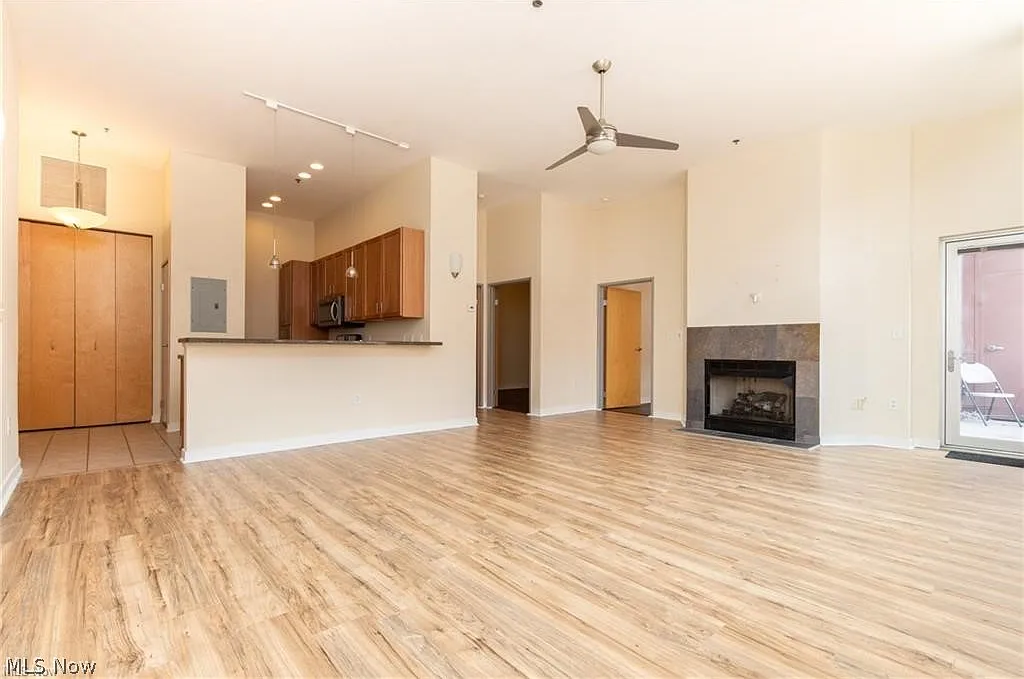 2 bed, 1260 sqft, $1,850 — Photo 3