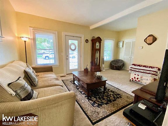 5th image of 22321 Bon Heur St