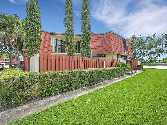 4th image of 3825 Victoria Drive