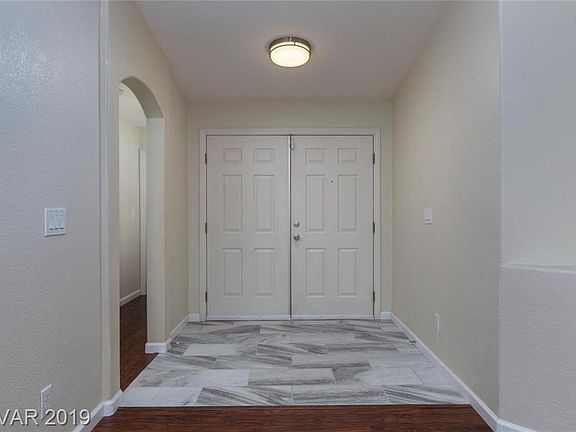 3rd image of 6525 Redshank Ln