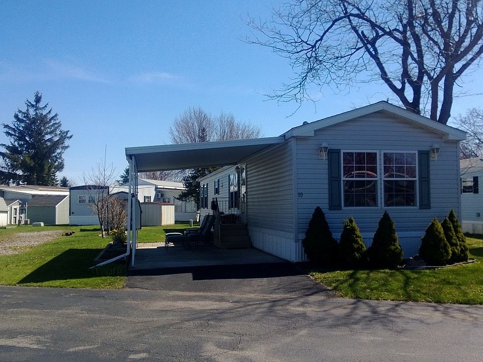 1st image of 10 Estelle Dr