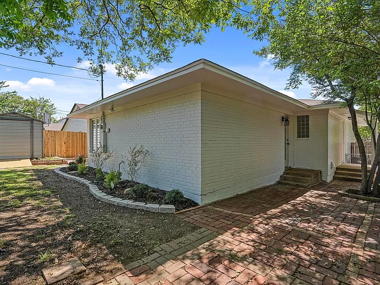 2541 Walsh Ct — Photo 37