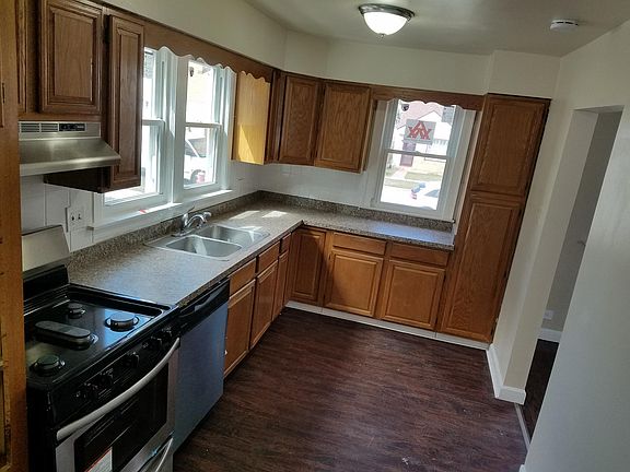 3rd image of 2725 W 89th Pl
