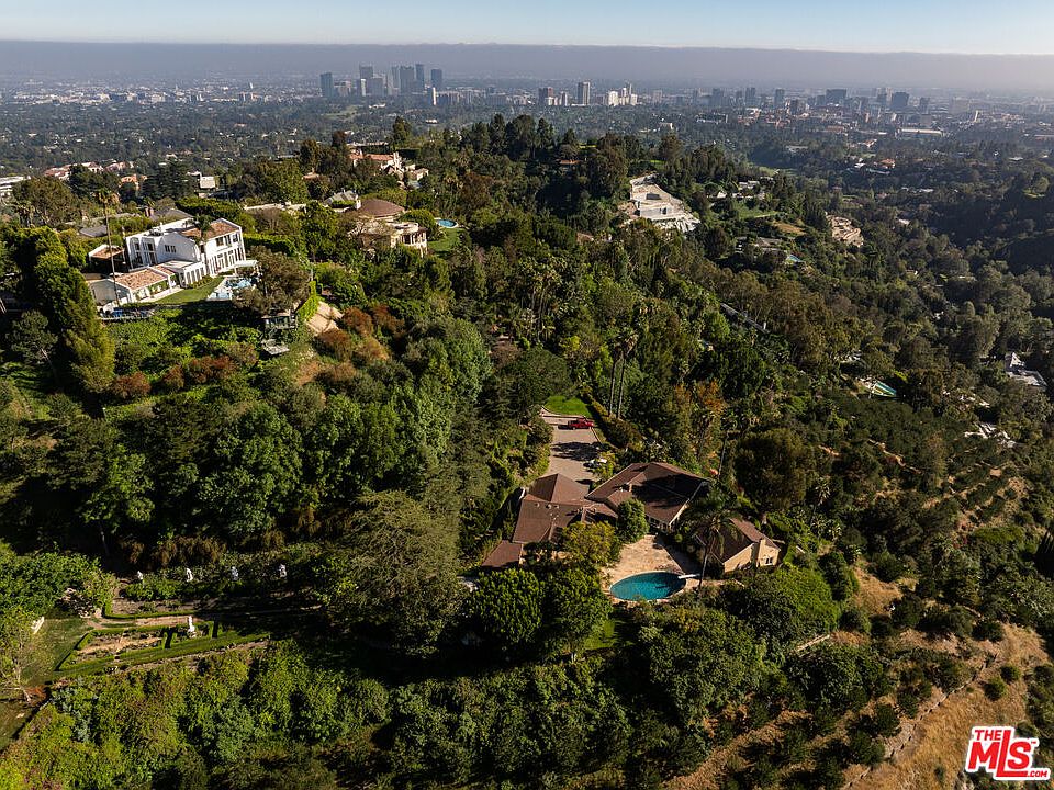 2nd image of 1037 Bel Air Ct