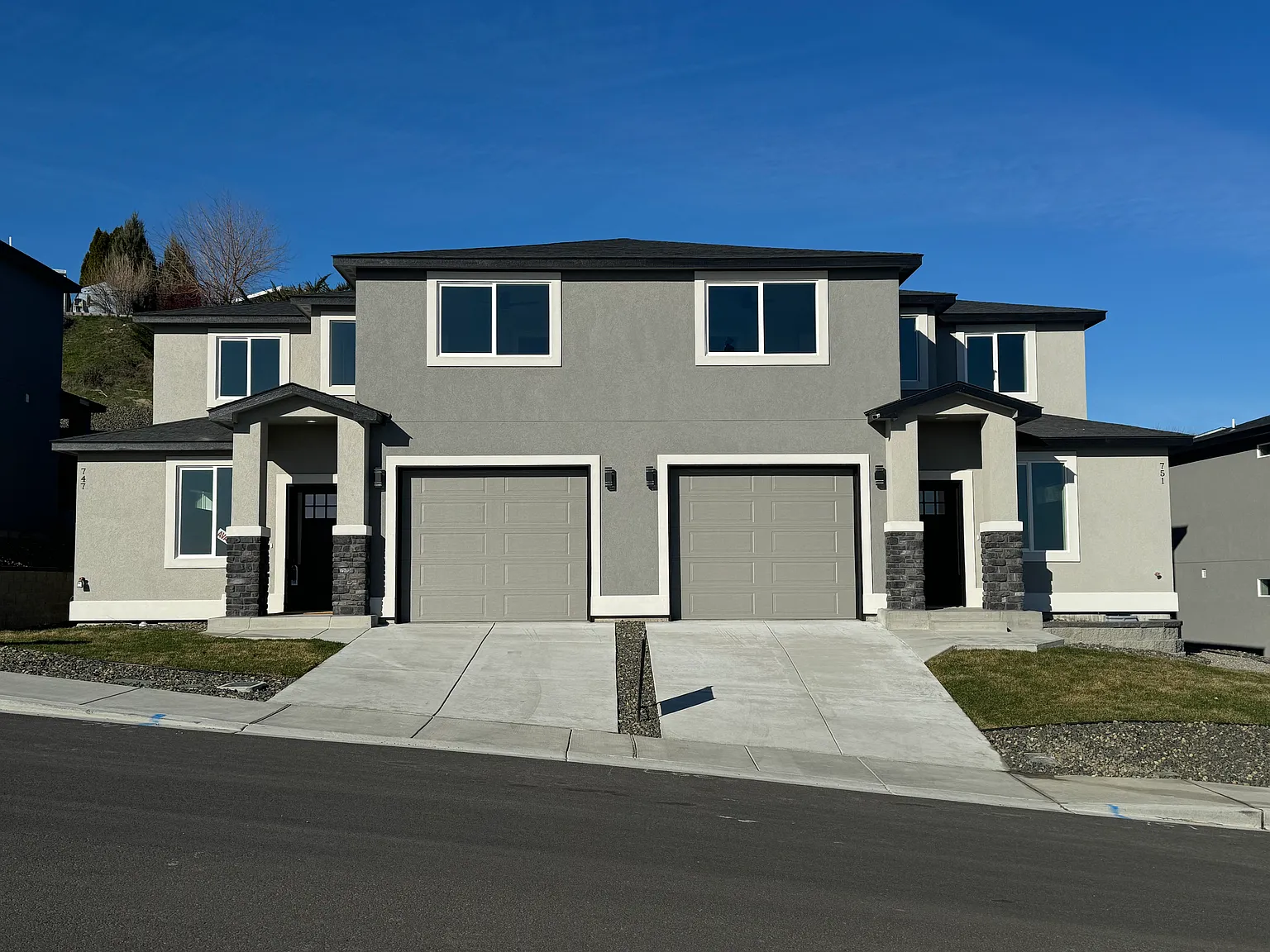 3 bed, 150 sqft, $2,195 — Photo 1