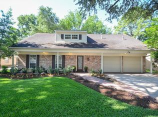 12411 Carriage Hill Dr, Houston, TX 77077