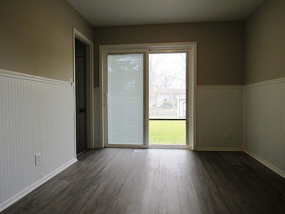 4th image of 1886 Emerson Ave