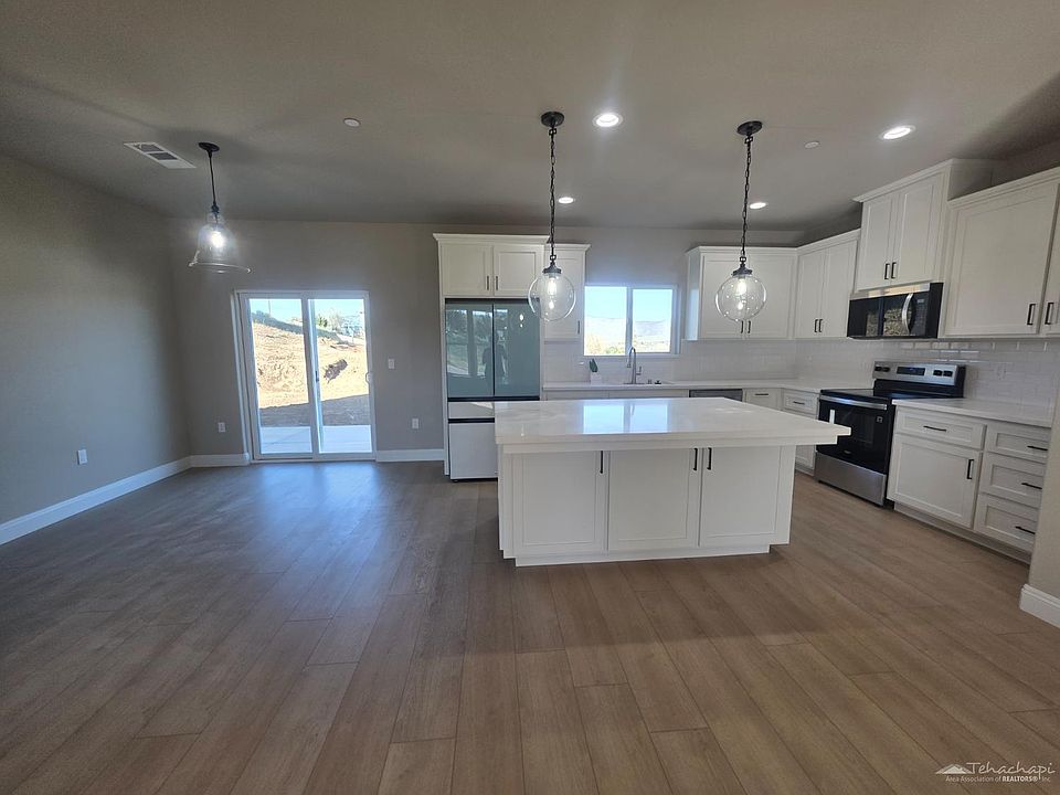 2nd image of 20909 Crest Dr