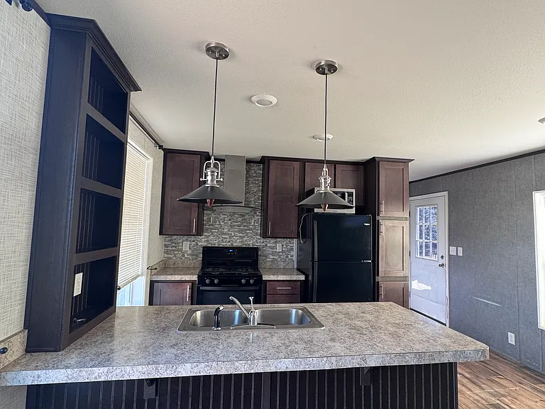 3761 Heather Ln — Photo 2