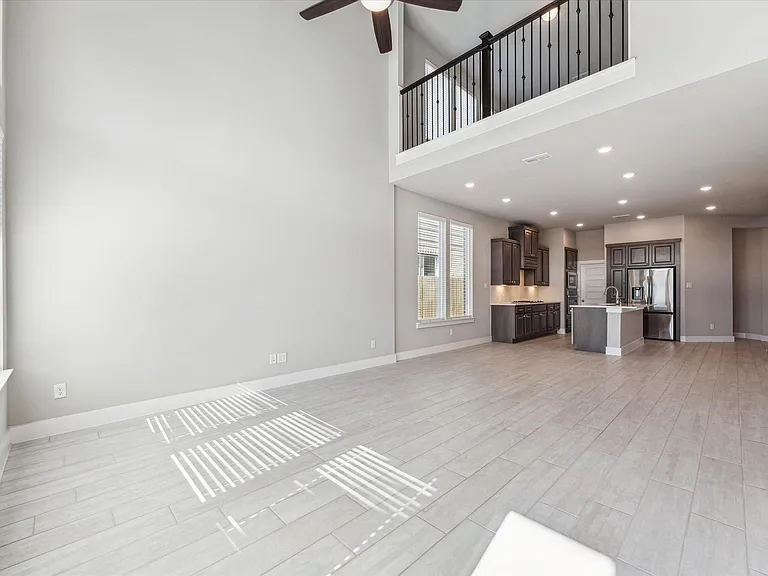 127 Nightshade St — Photo 5