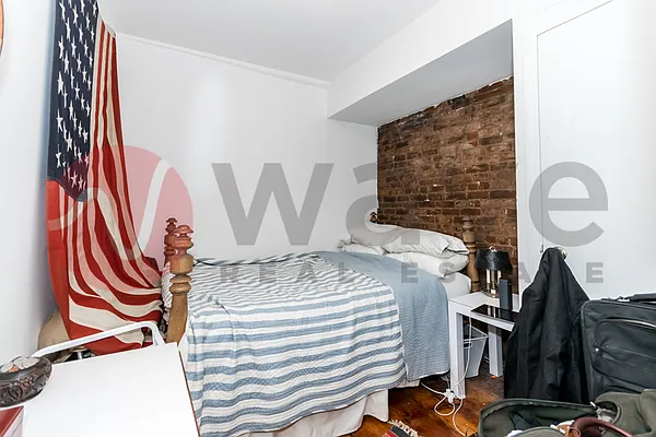 Rented by Wave Real Estate Group | media 33