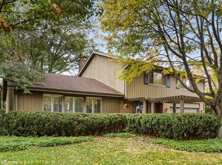 1734 Birch Rd, Northbrook, IL 60062