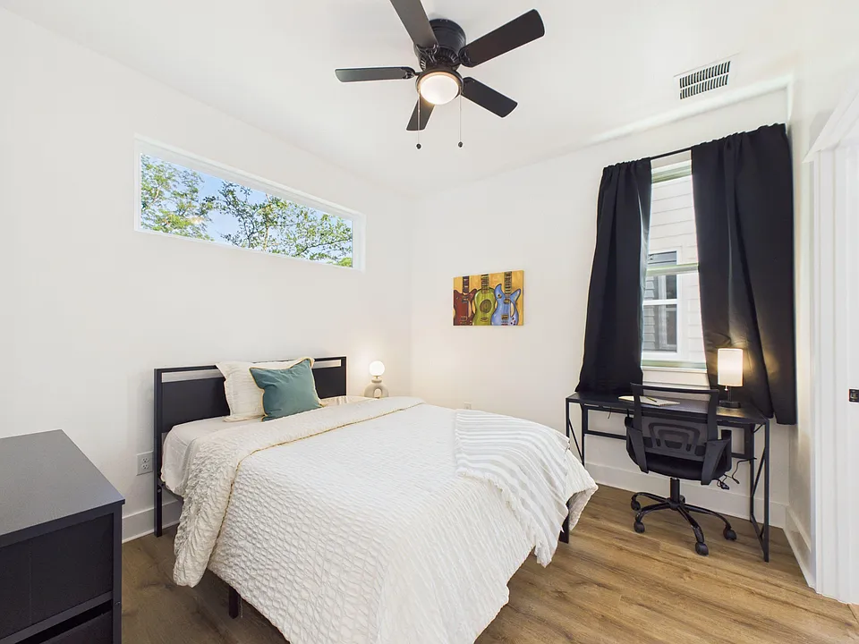 1/2 Gunter St