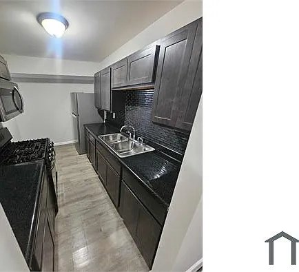 4 bed, $1,500 — Photo 2
