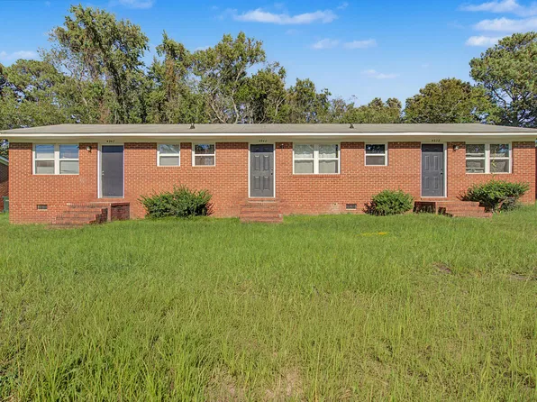 4938 Galveston Dr, Fayetteville, NC 28303