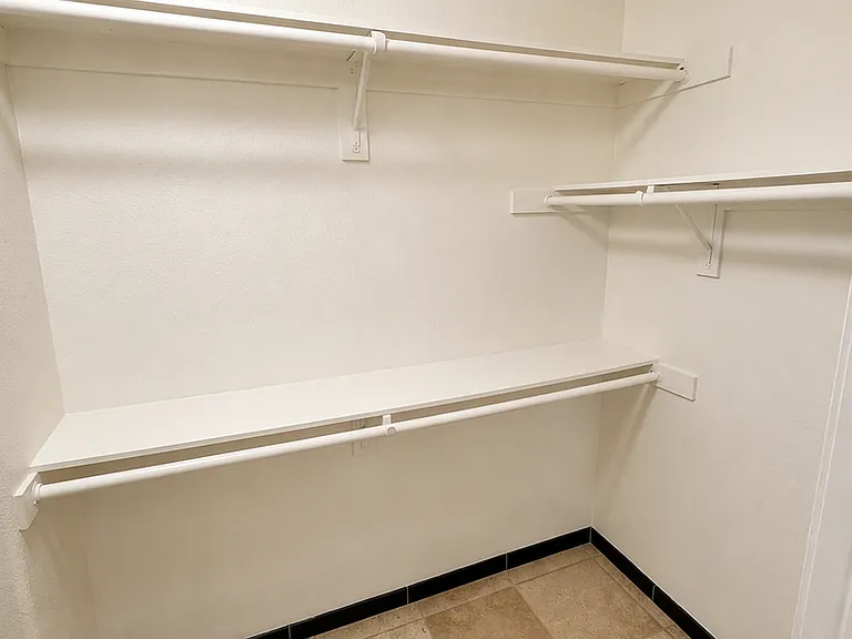 621 Marbella Ct — Photo 25
