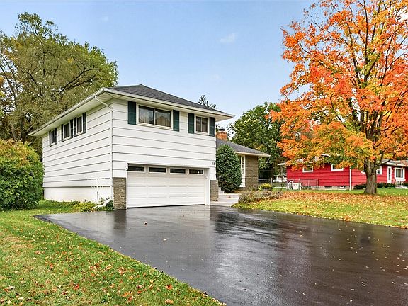 3rd image of 38 Bradford Rd
