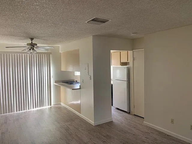 2324 V St #2 — Photo 2